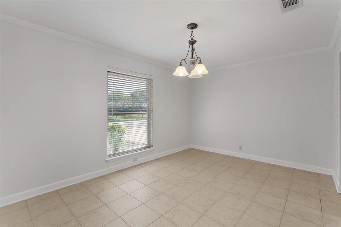 Photo of 531 Dennis DR