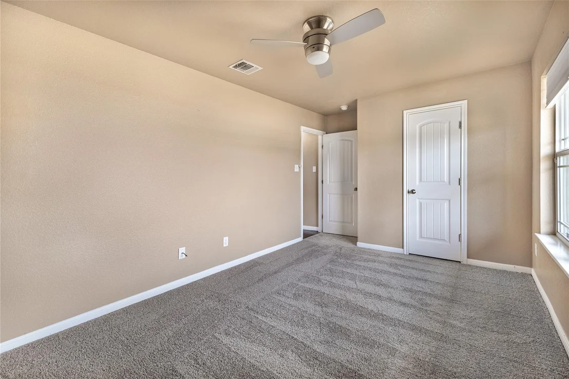 Photo of 606 W Libra DR