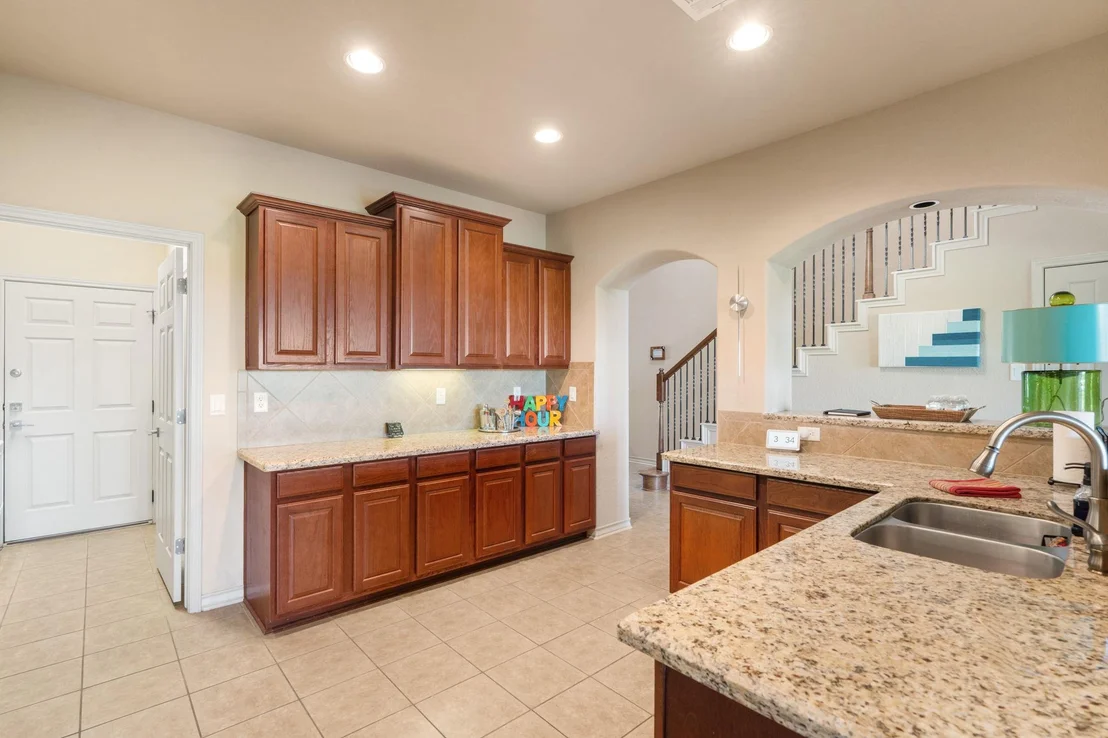 Photo of 970 Parkview DR