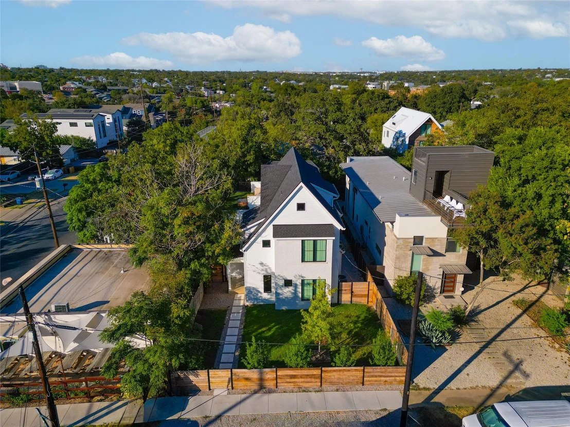 Photo of 1902 Tillotson Ave