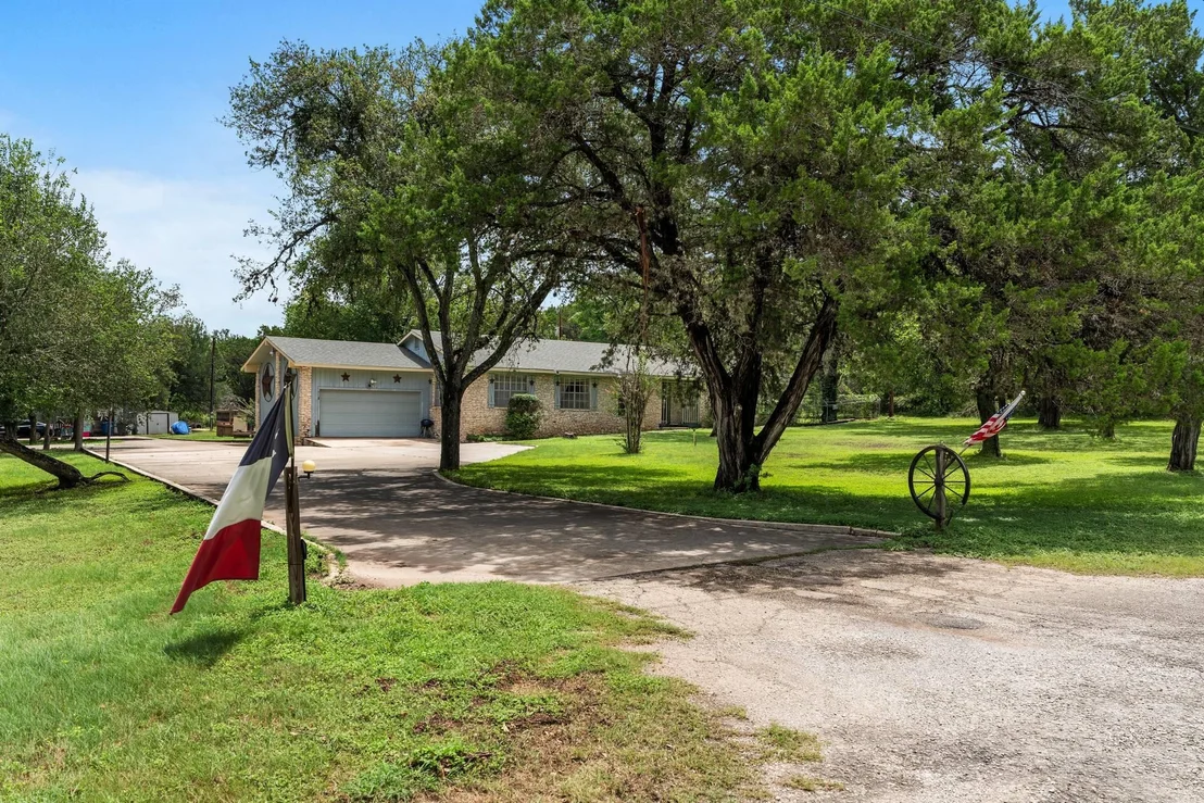 Photo of 651 High Low DR
