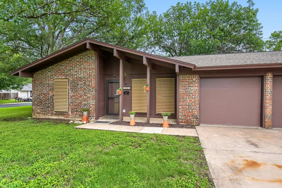 Photo of 5001 Creekline DR