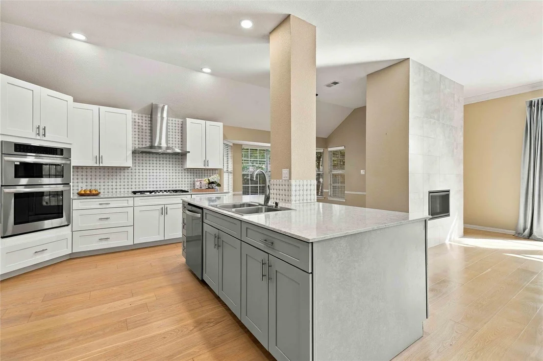 Photo of 10045 Planters Woods DR
