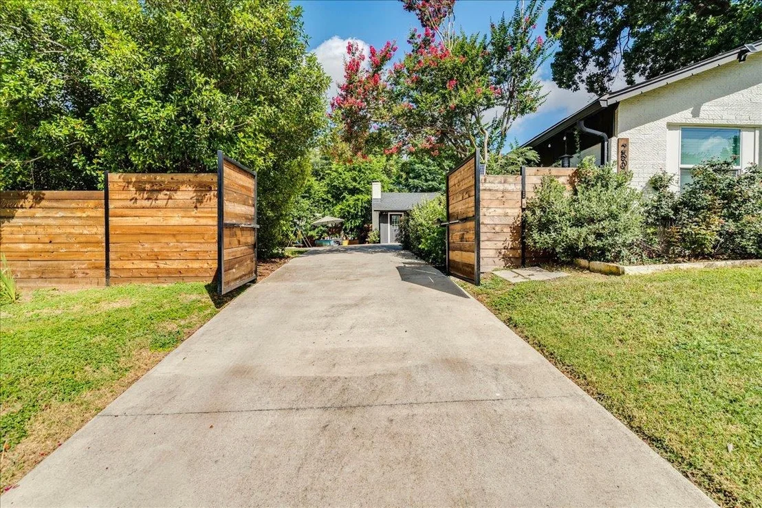 Photo of 2506 Audubon PL