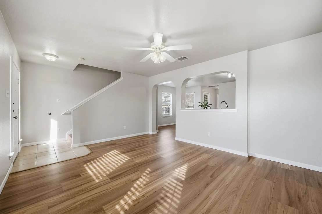 Photo of 1733 Thompson TRL