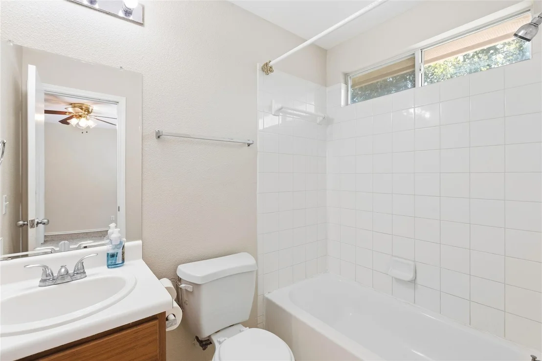 Photo of 221 Ames CV