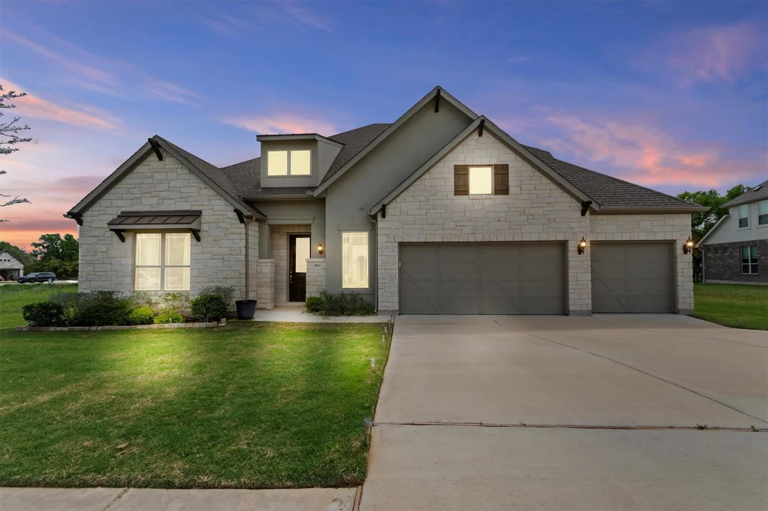 Photo of 1412 Scenic Oaks DR