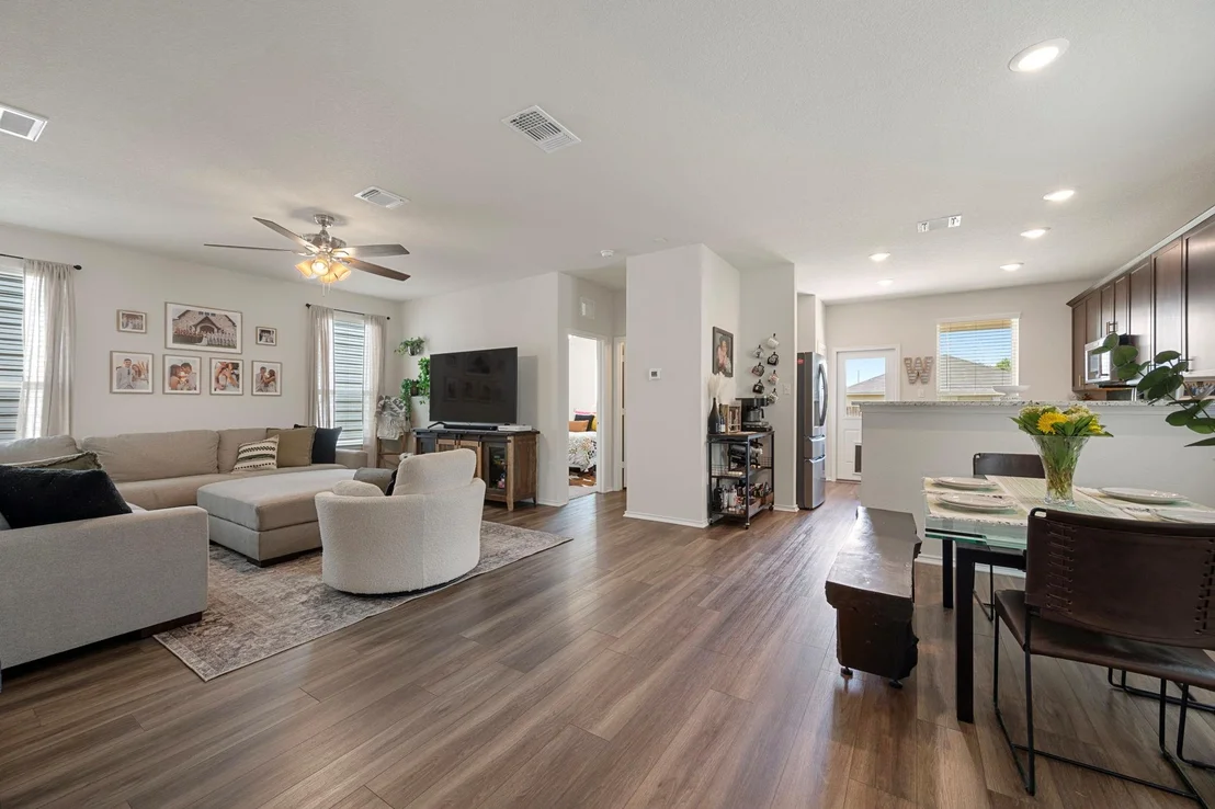Photo of 27 Pacific Loon ST