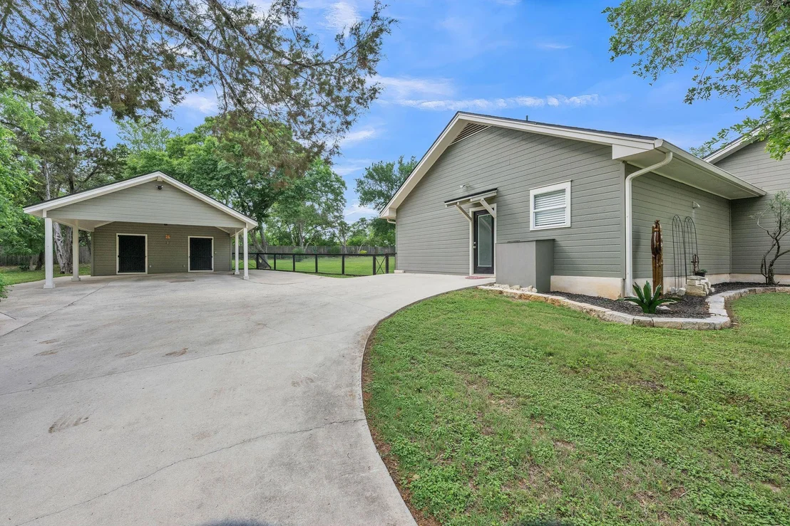Photo of 201 W View DR