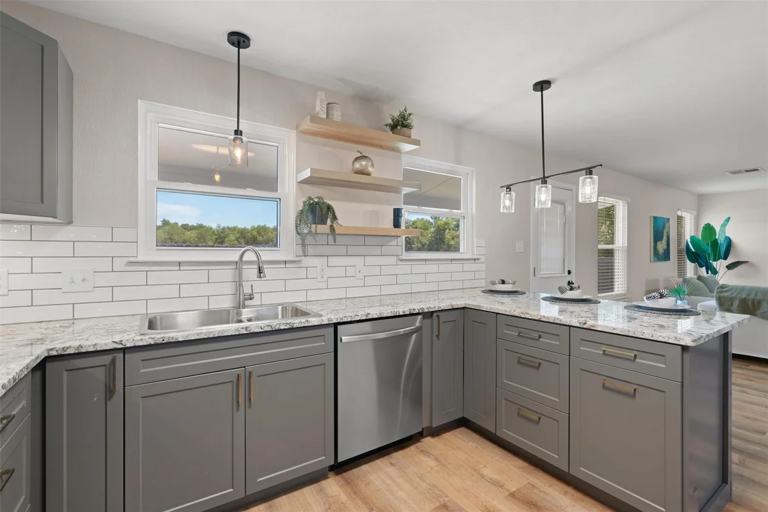 Photo of 724 Lavaca LOOP