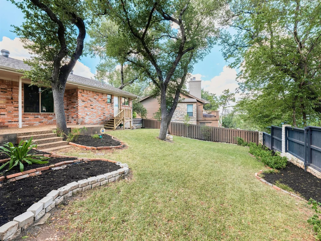 Photo of 7601 Parkview CIR