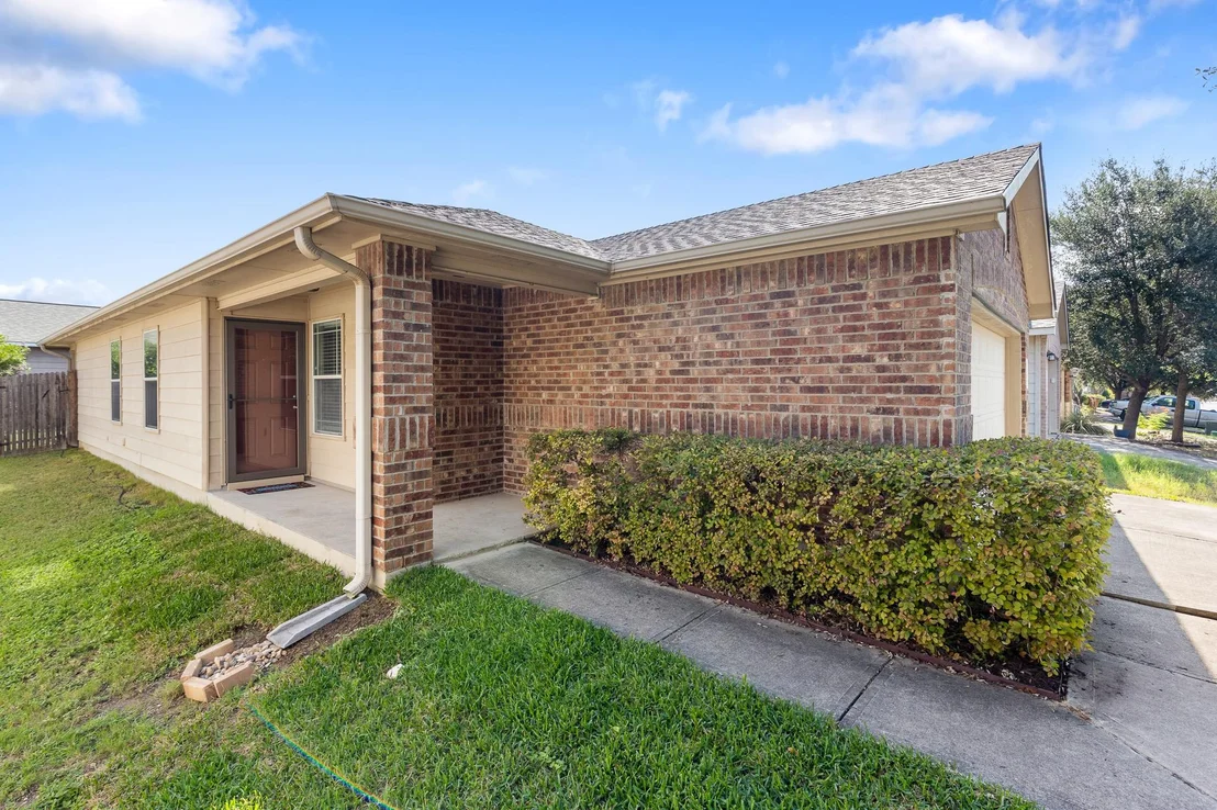 Photo of 148 Grazing Horse LN