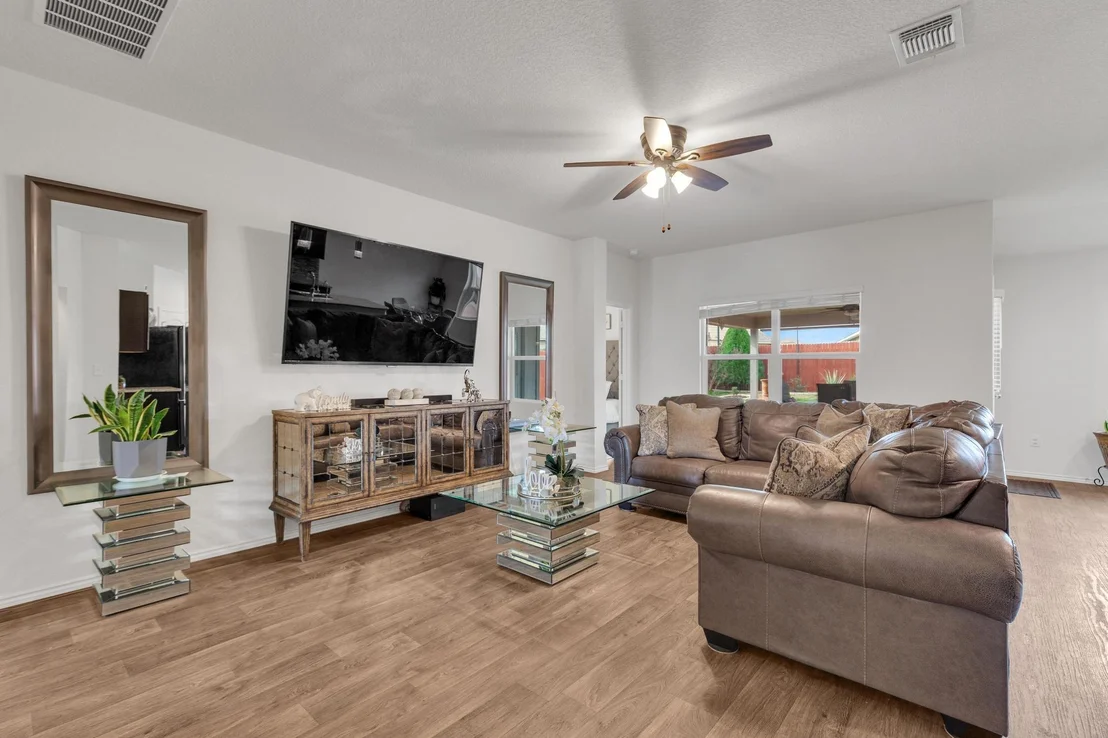 Photo of 15100 Custis LN