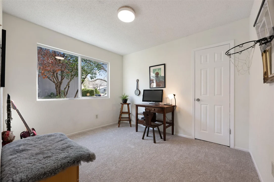 Photo of 5100 Lambs LN