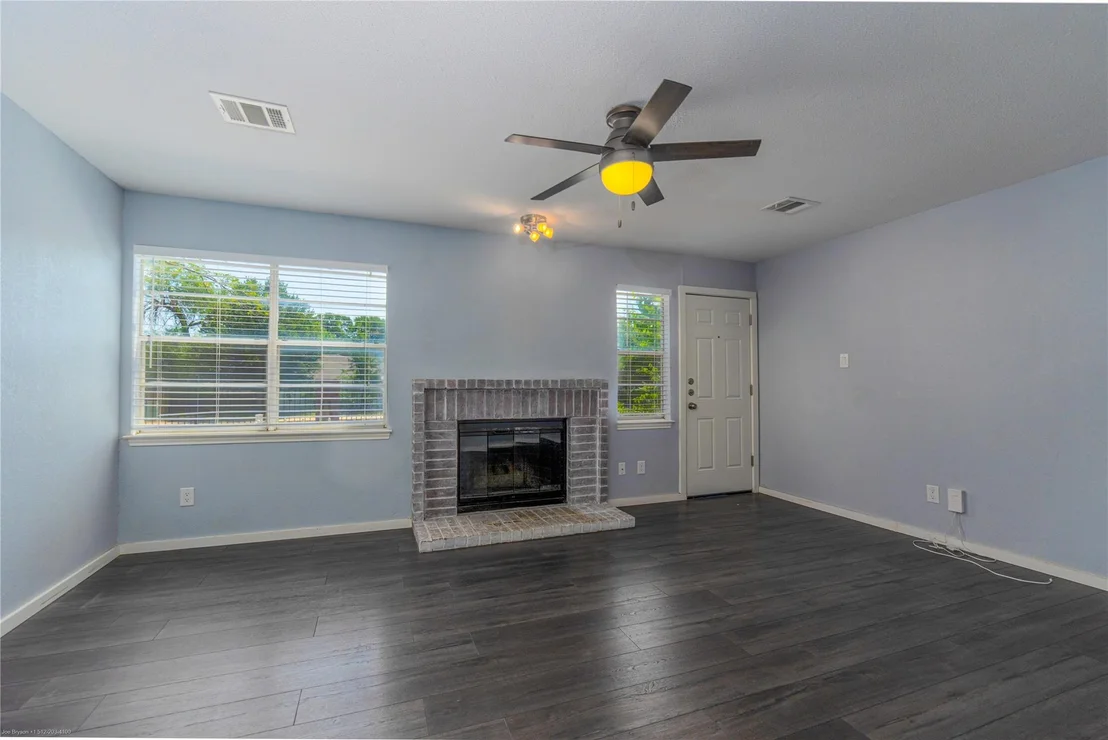 Photo of Unit C at 1845 River Crossing CIR