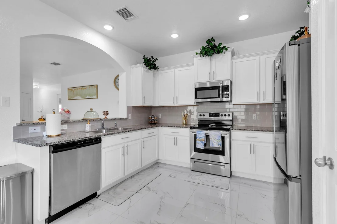 Photo of 119 Beth Ann LOOP