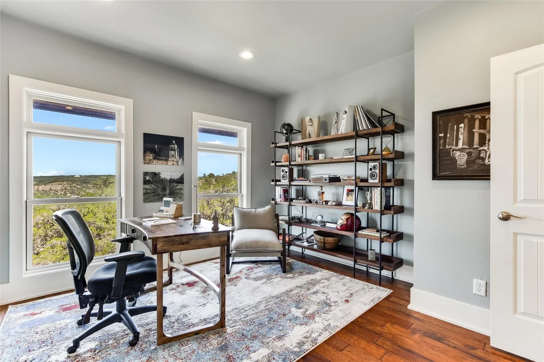 Photo of 400 Hillview RD