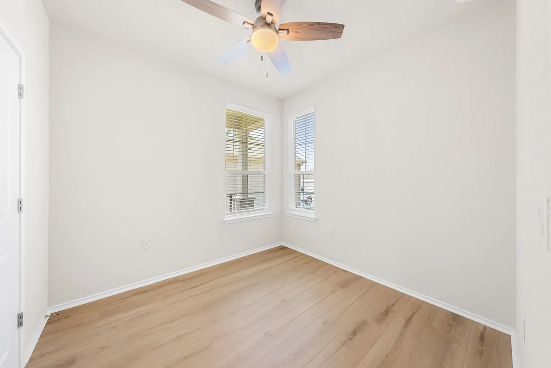 Photo of 120 Cross Bar ST