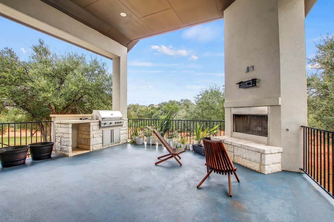 Photo of 525 Houston LOOP