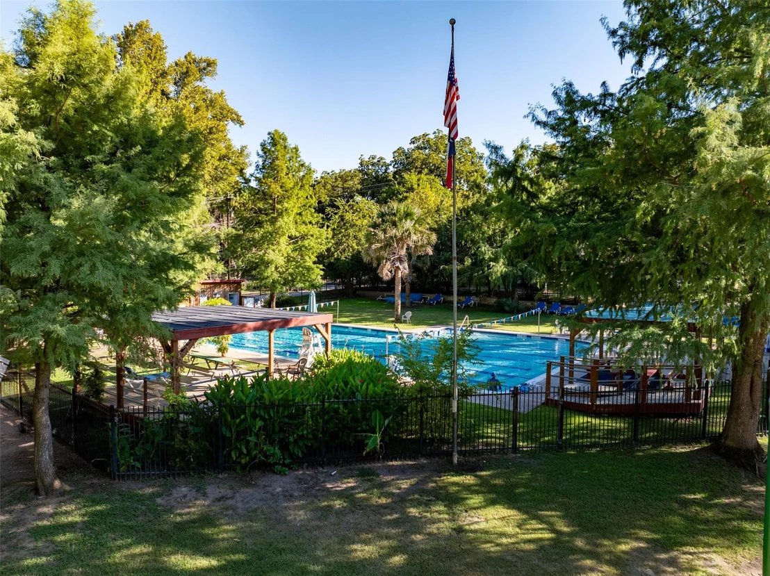 Photo of 1701 Saracen RD