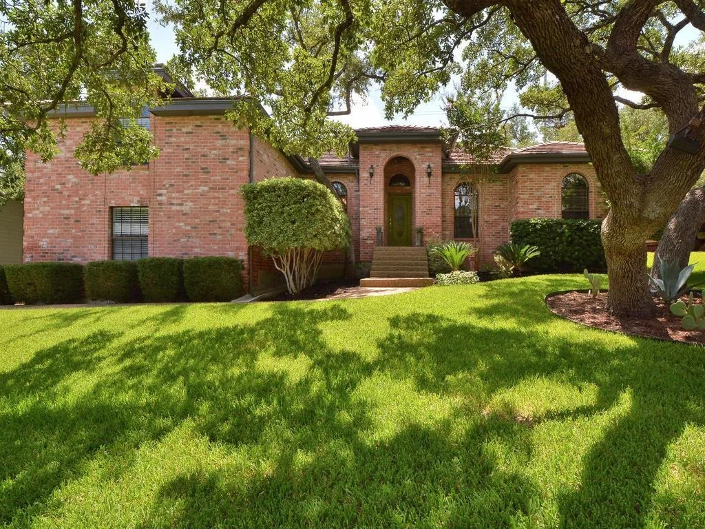 Photo of 111 Crest View DR