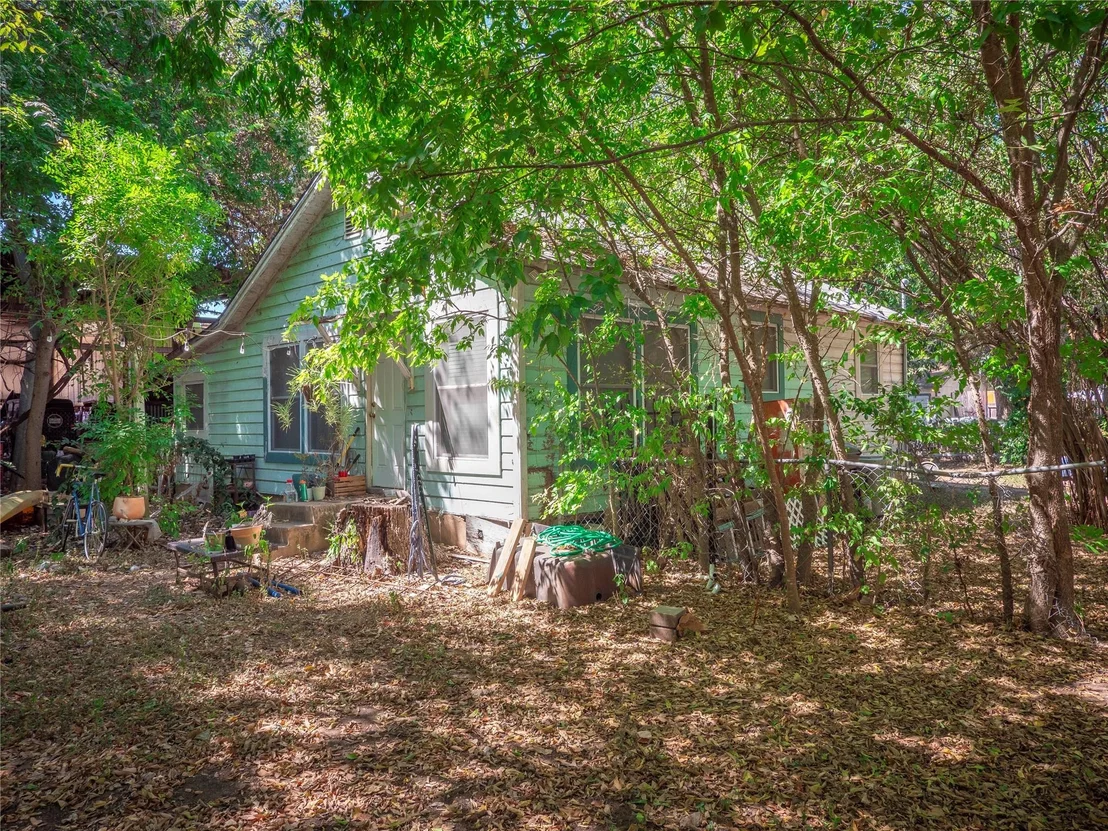 Photo of 505 & 507 Vermont RD