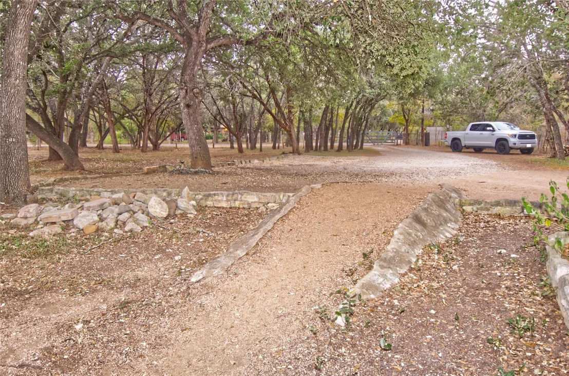 Photo of 319 RIVER RD