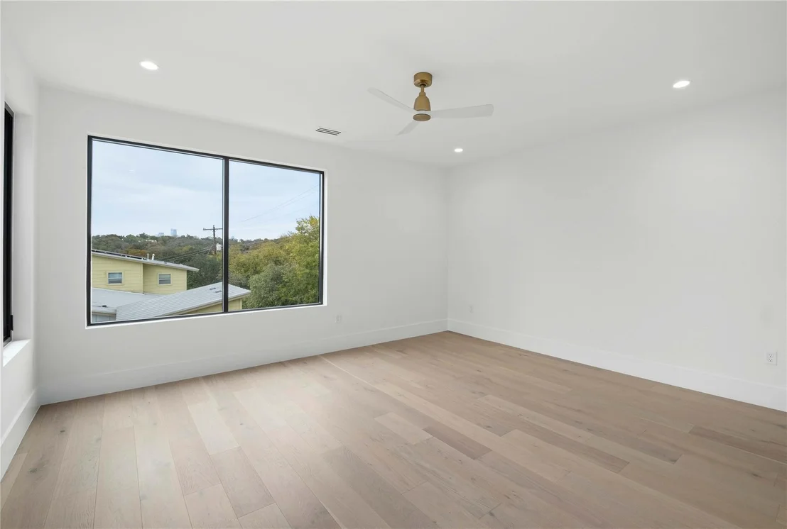 Photo of 2401 Oakhaven CIR