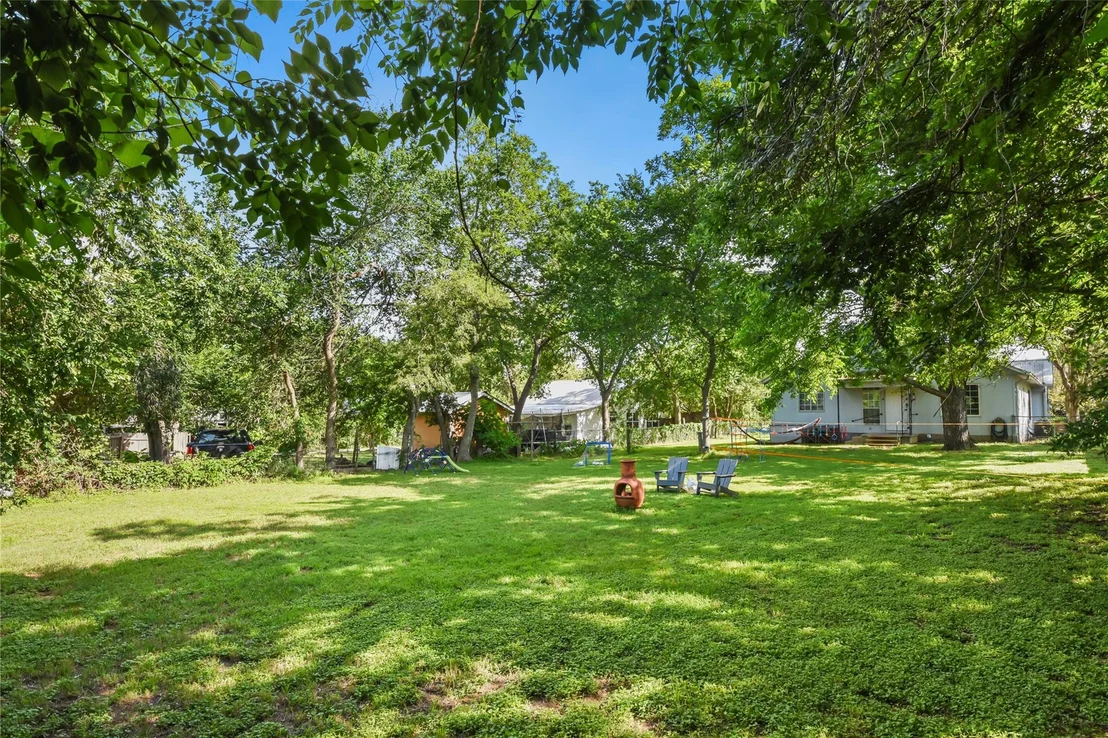 Photo of 528 Old Mcdade RD