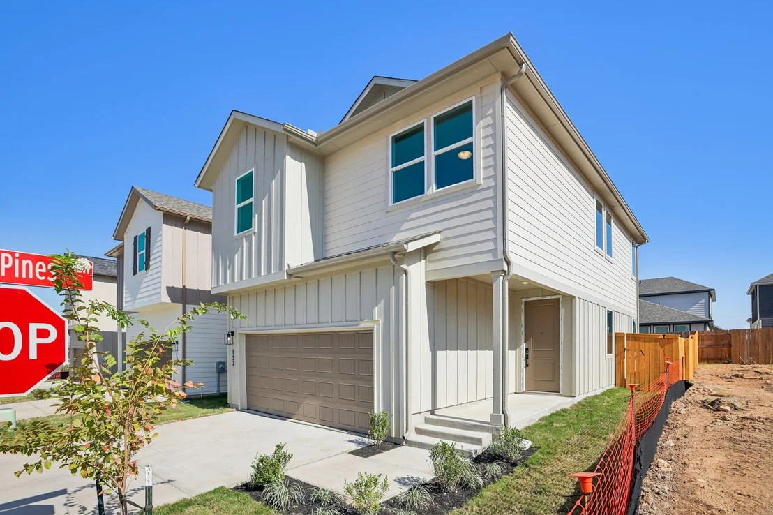 Photo of 133 Maverick Ave
