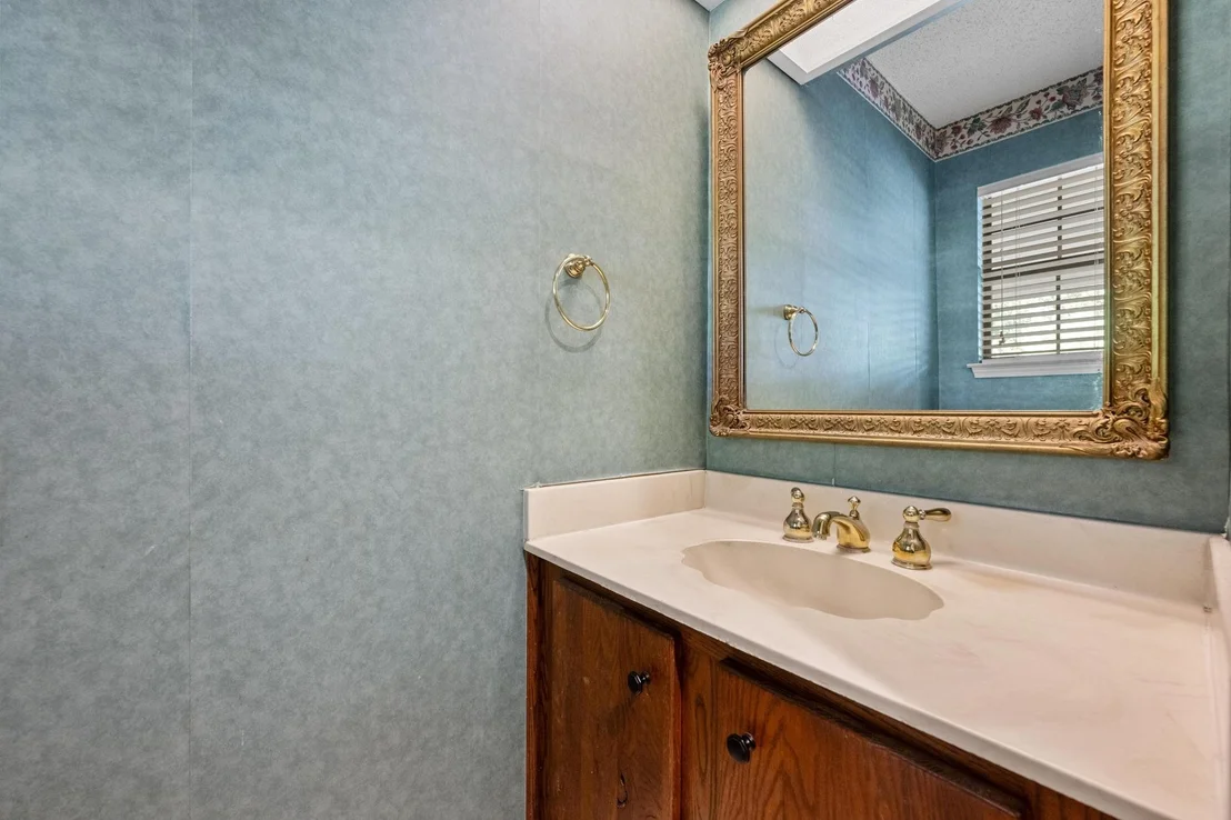 Photo of 2412 W Messick LOOP