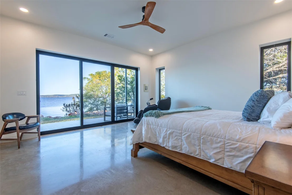 Photo of 247 Peninsula DR