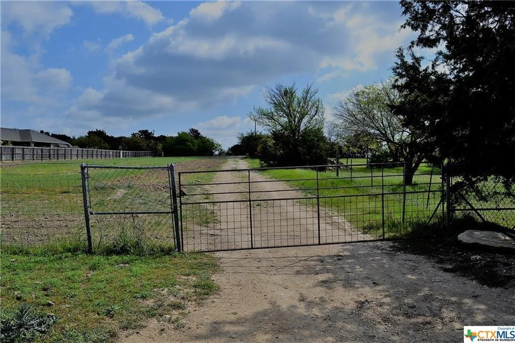 Photo of 1290 County Road 4765