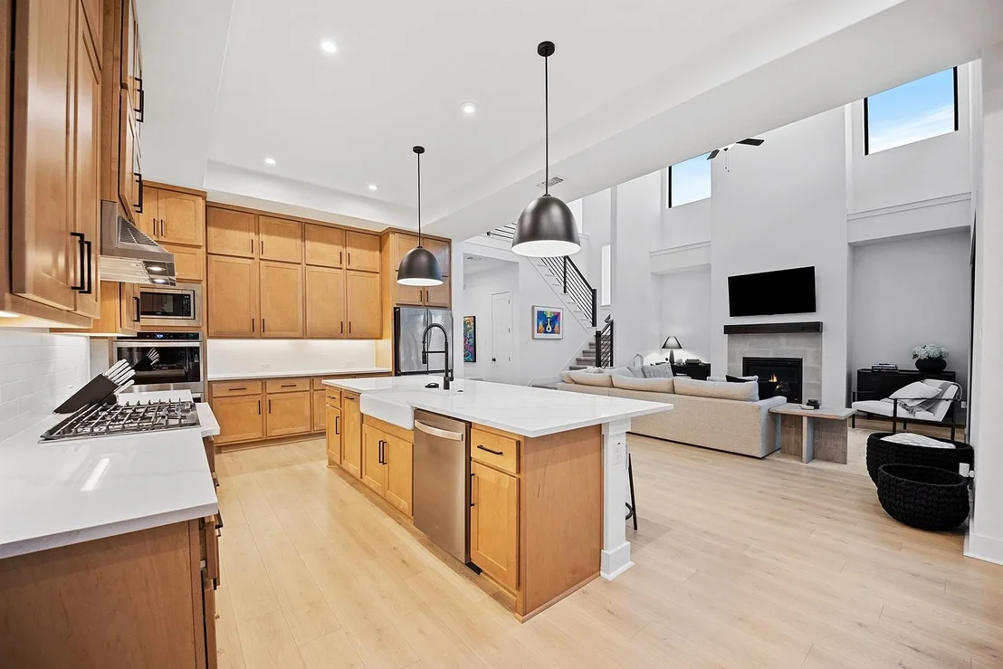 Photo of 645 Wolf Ridge RD