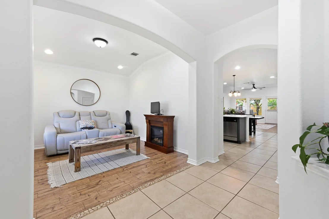 Photo of 1118 Giberson WAY