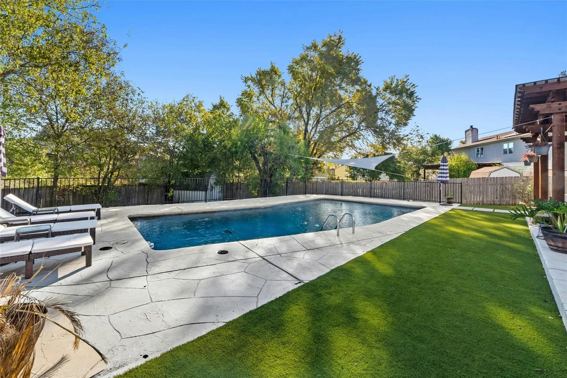 Photo of 1010 Huntridge DR