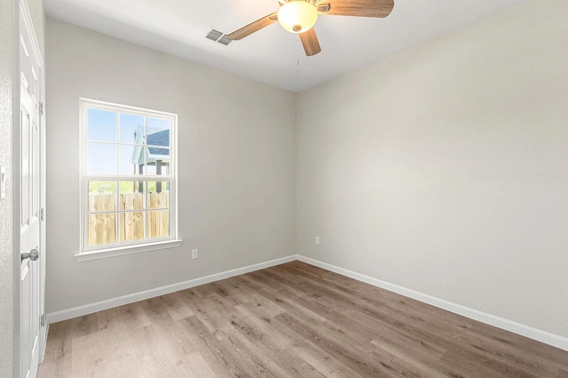 Photo of 220 Spruce Ave
