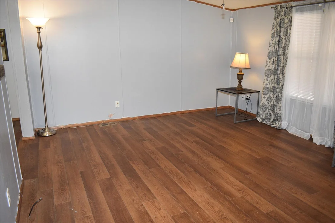 Photo of 129 Suzanne DR