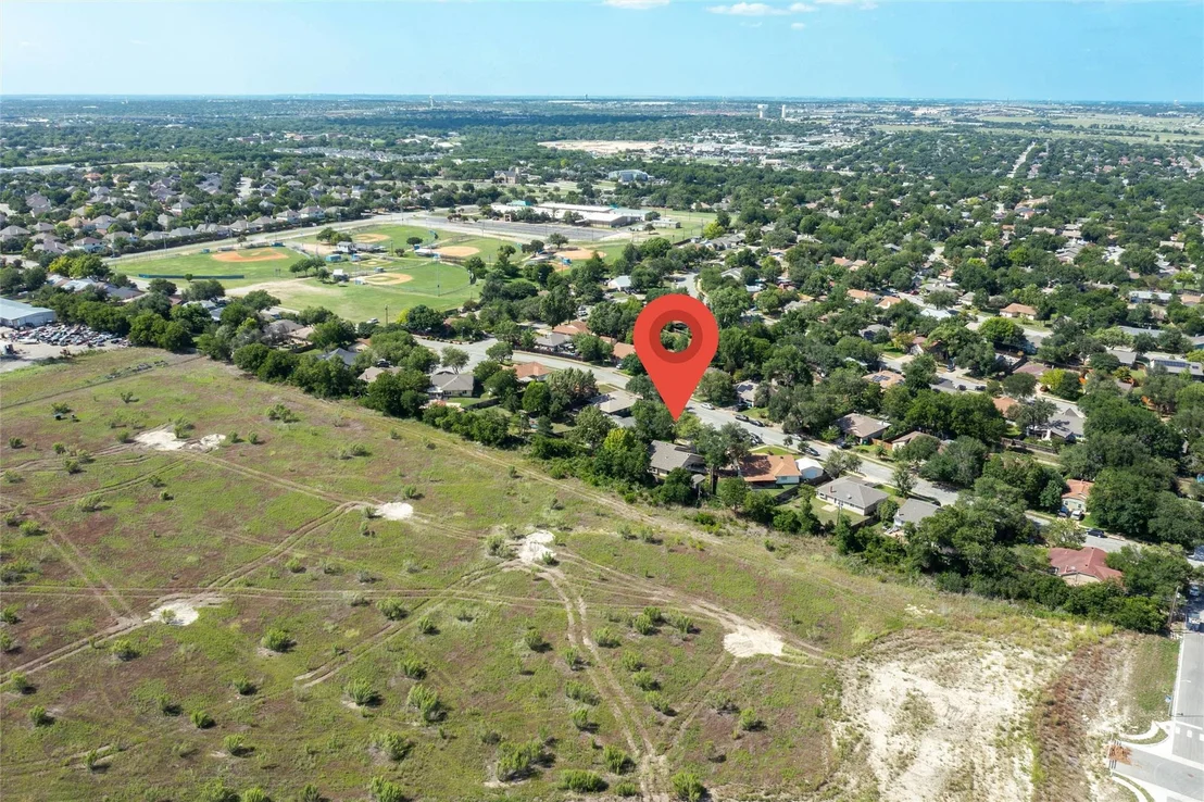 Photo of 1417 Alexis CV