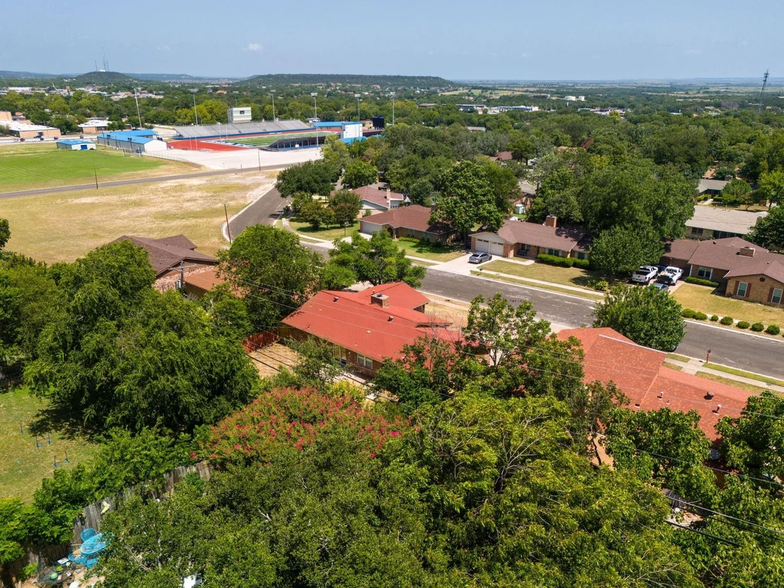 Photo of 612 Manning DR