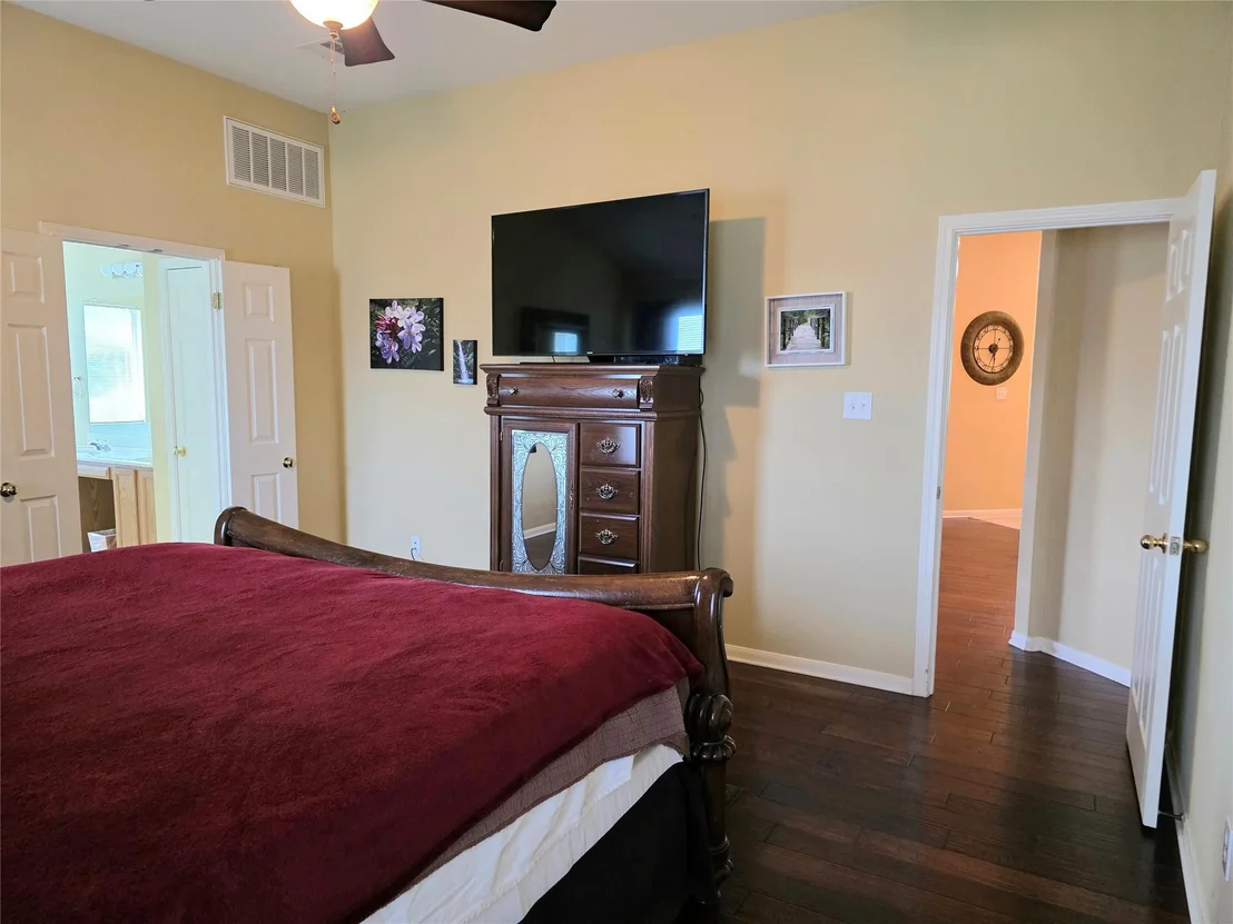 Photo of 900 Spring Hollow DR