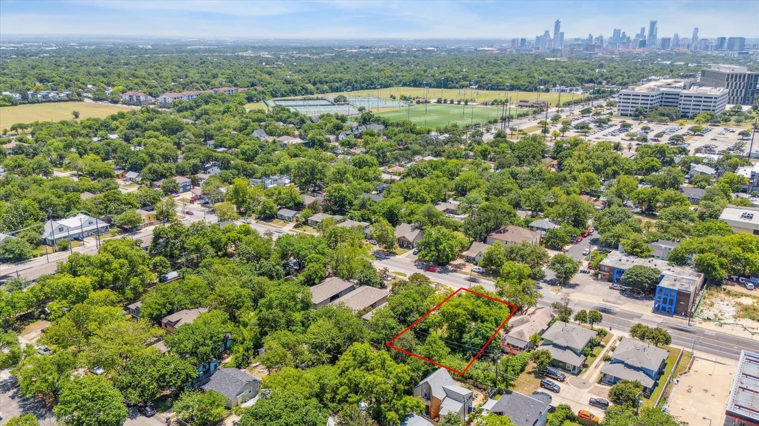 Photo of 700 W North Loop BLVD