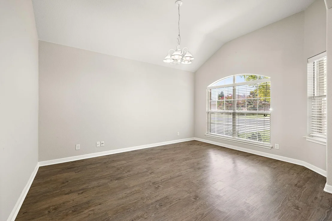 Photo of 704 Abbeyglen Castle DR