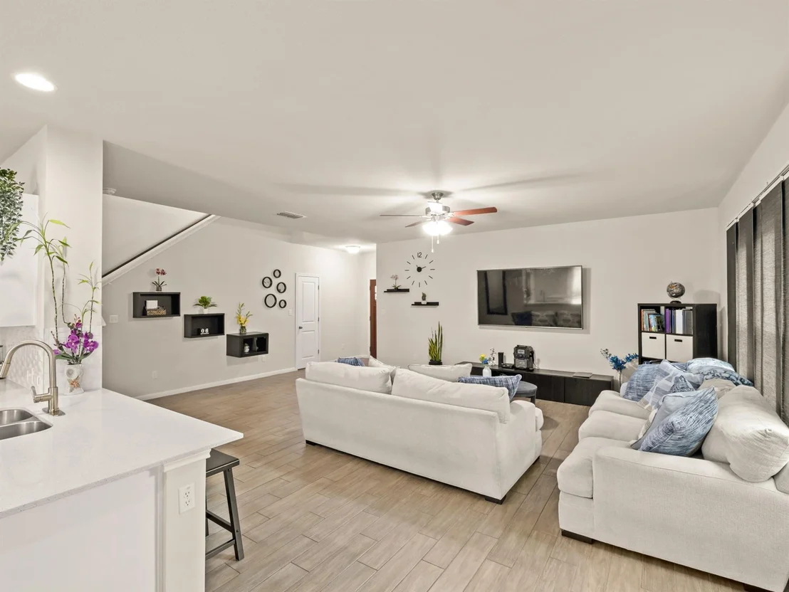 Photo of 574 W Nautical LOOP