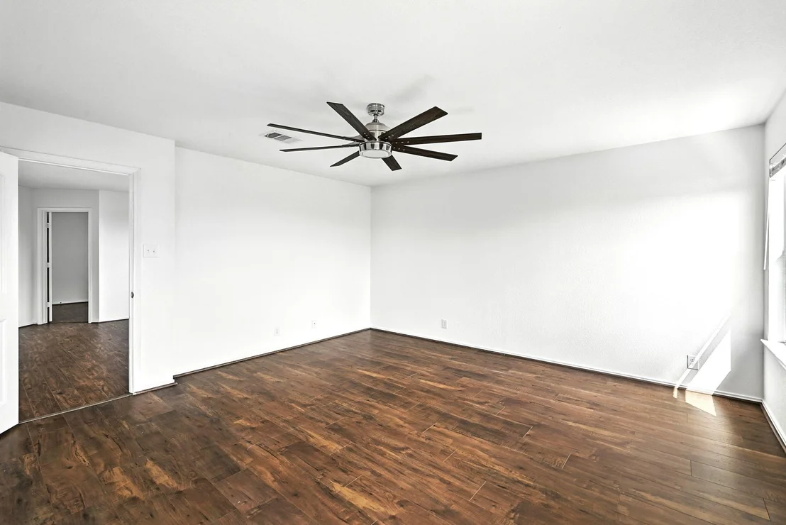 Photo of 290 Cushman DR