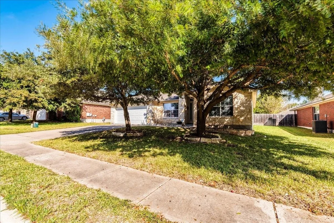 Photo of 908 Windsor Castle DR