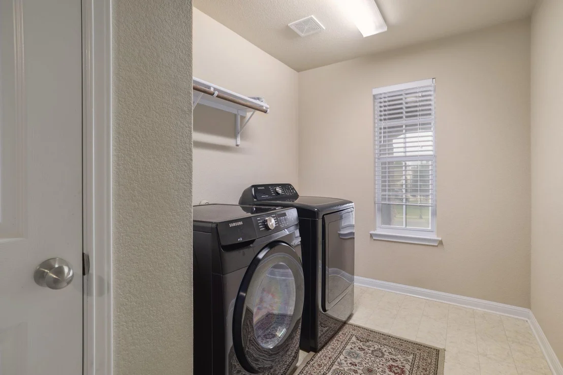 Photo of 588 Bottle Brush DR