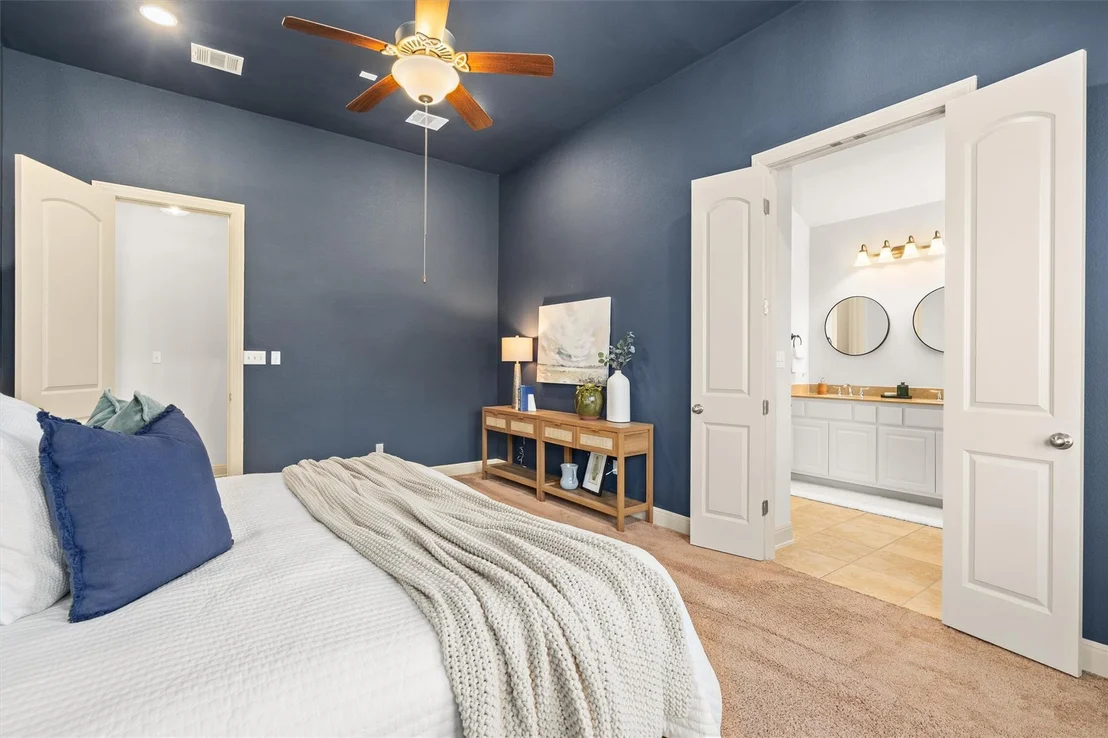 Photo of 2732 Florin CV