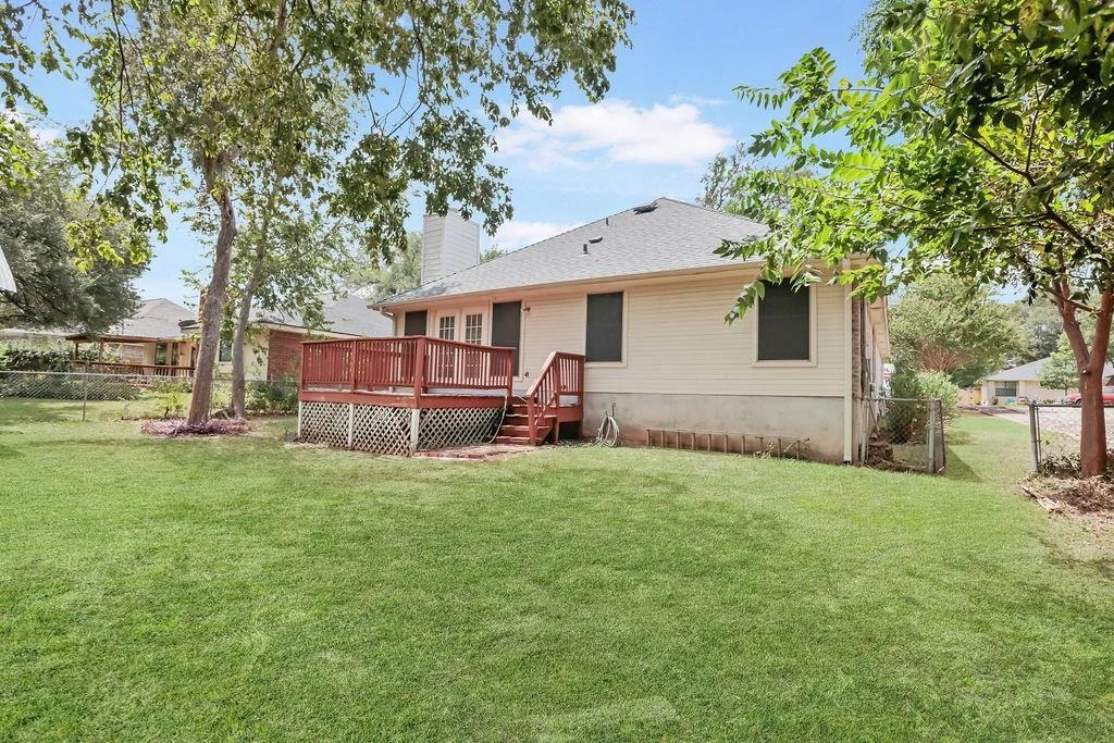 Photo of 304 Woodstone DR