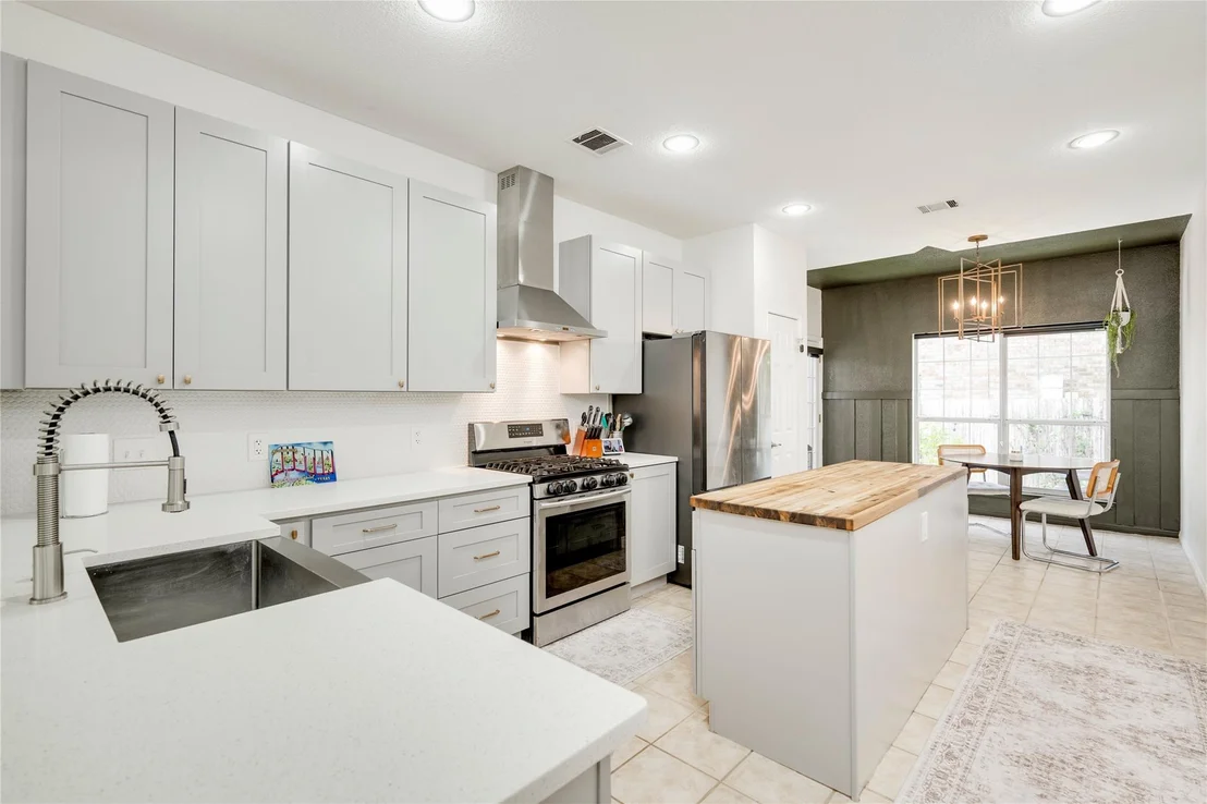 Photo of 6502 Walebridge LN